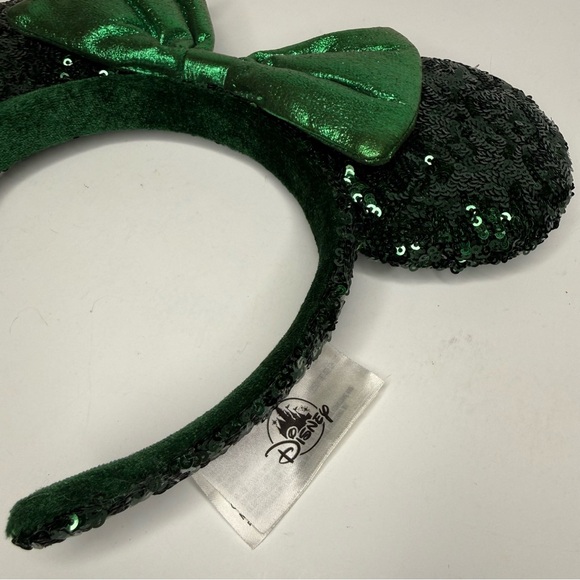 2022 Ears Edition Minnie Mouse Emerald Green Sequins Disney Parks Ears Headband - Picture 2 of 4